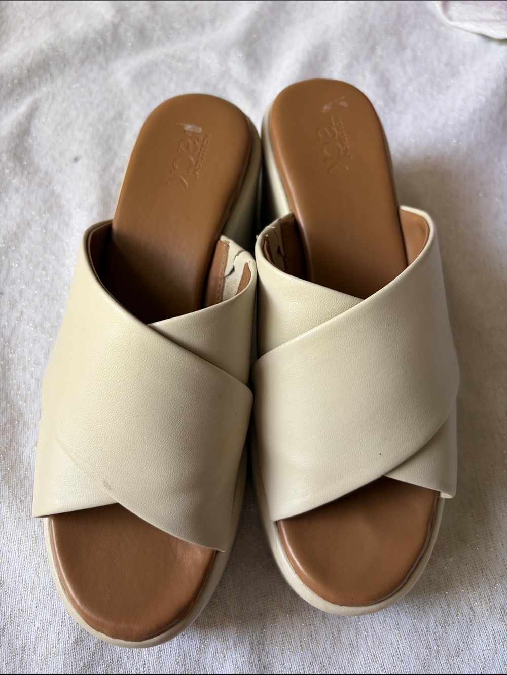 Cream Cross-Band Slide Mules with Tan Footbed - Women